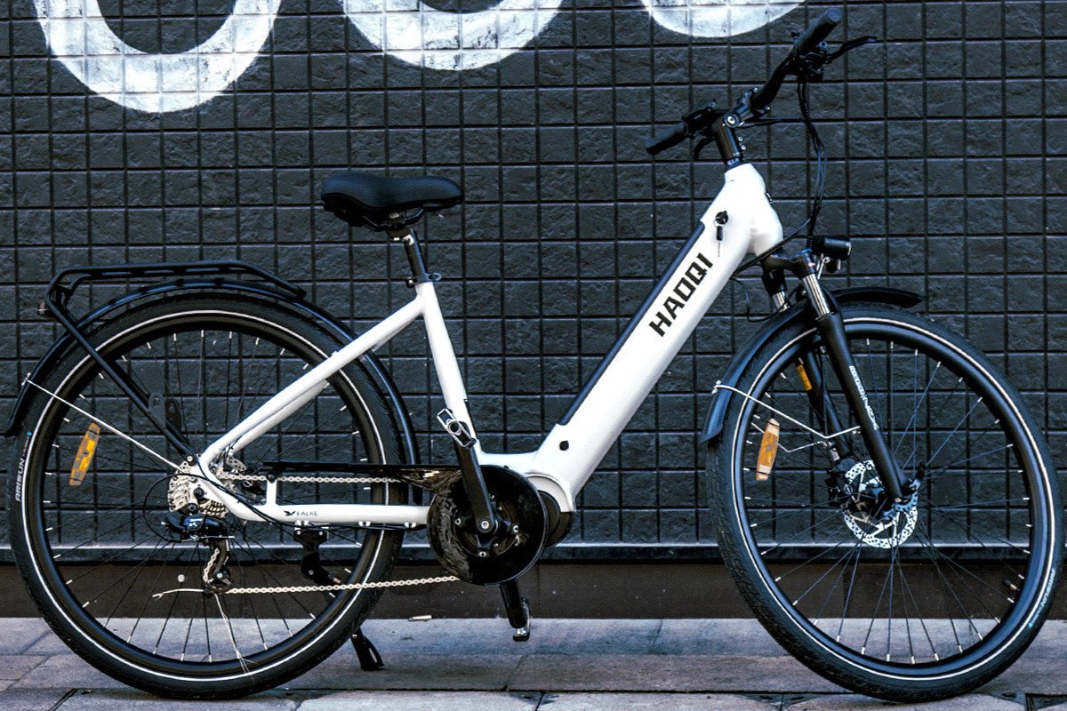 Haoqi weißes Damen-Mittelmotor-Elektrofahrrad von Falke